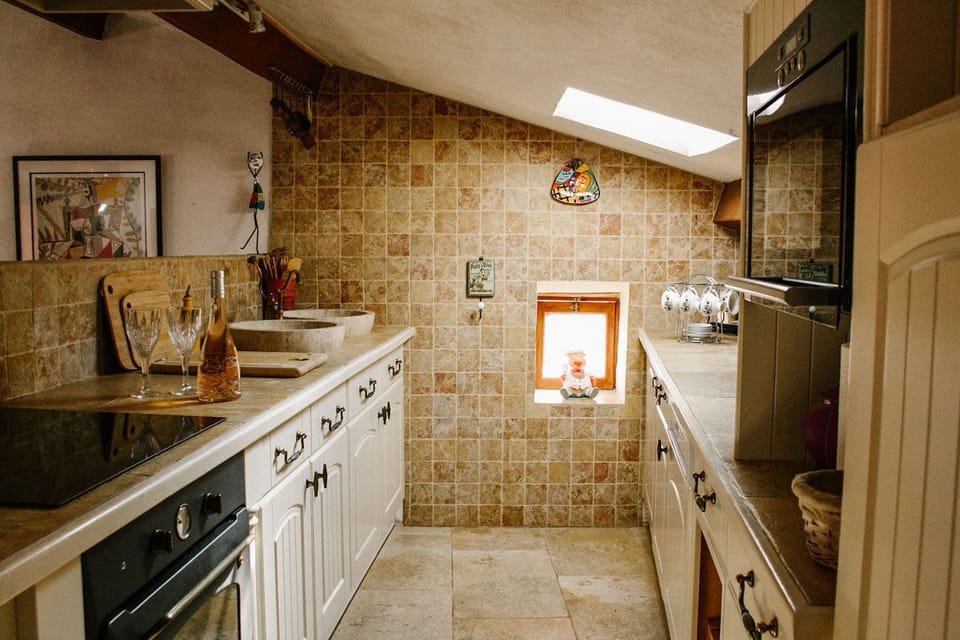 Well equipped kicthen-hob, cooker, diswasher, microwave and washer/dryer