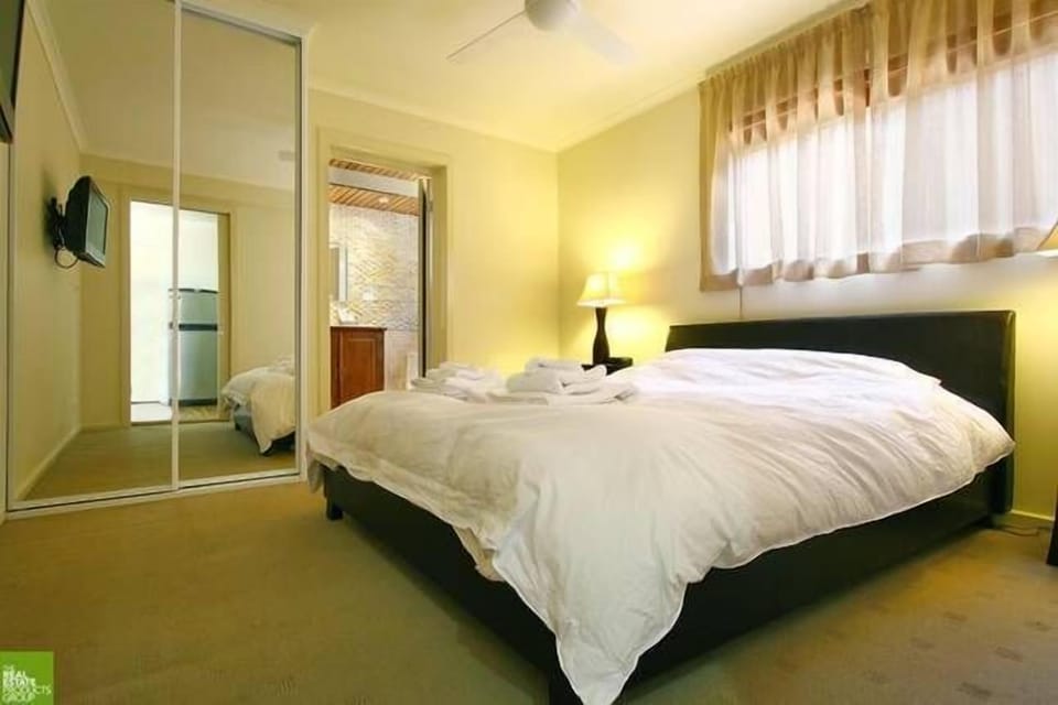 Garden suite Queen Bed