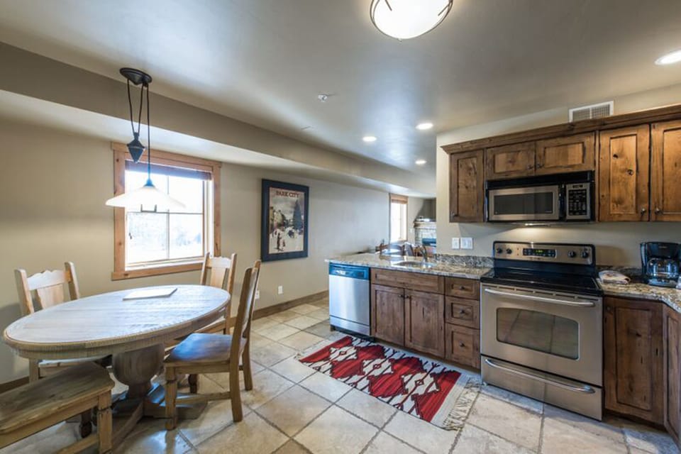 ParkCityResortLodging-JupiterInn10