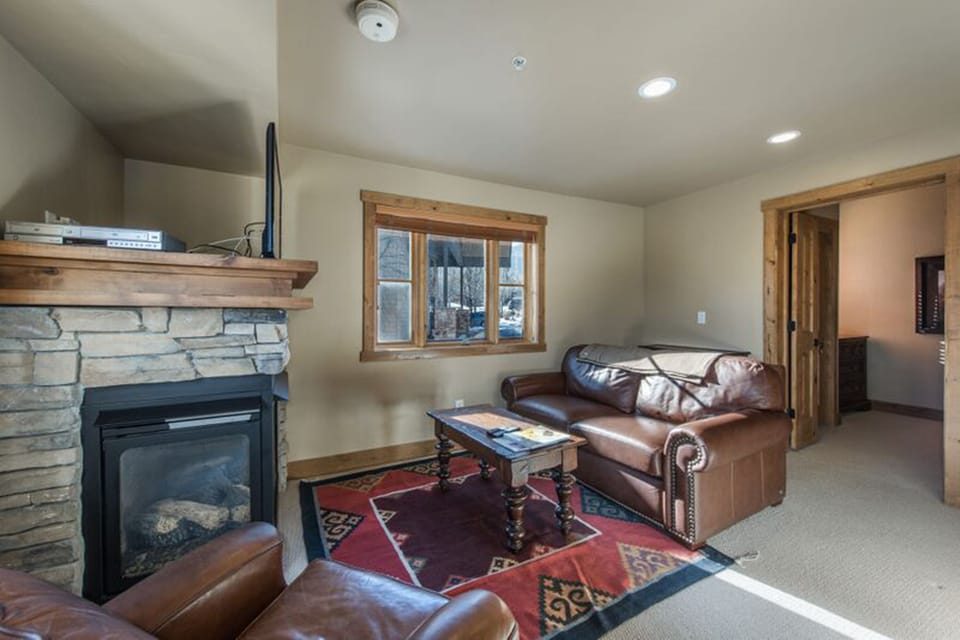 ParkCityResortLodging-JupiterInn10