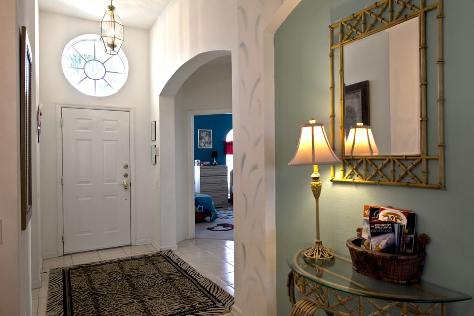 Entry Foyer as you enter in the Villa