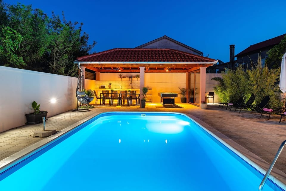 Holiday Home Swimming Pool