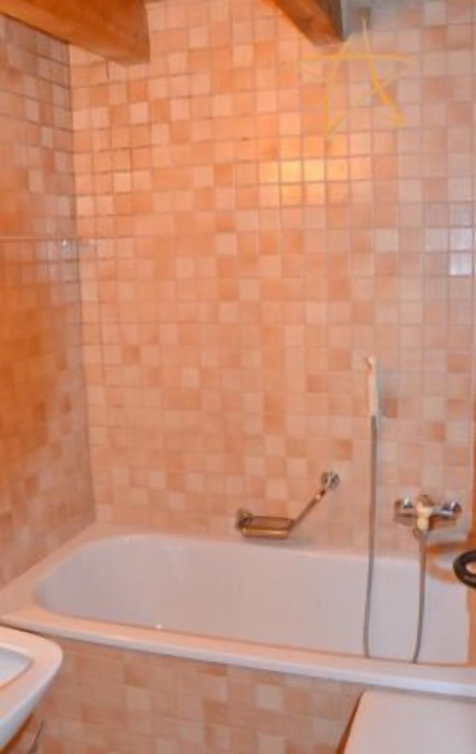 bathroom/bath tube