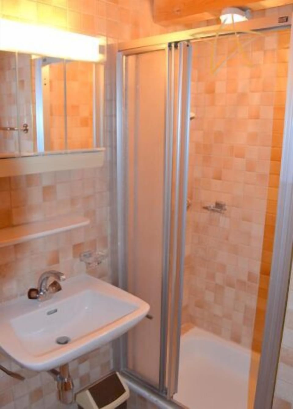 bathroom/shower