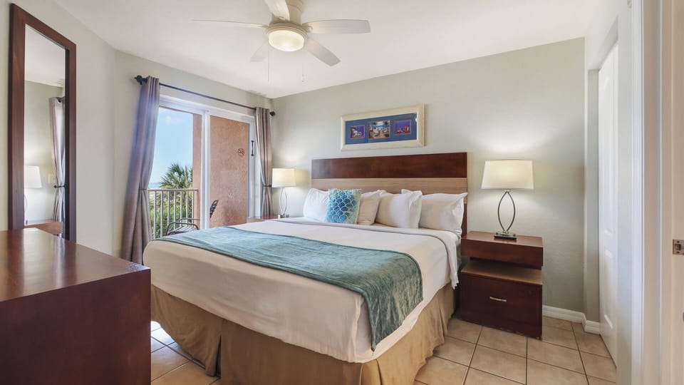 Surf Beach Room 305 Master Bedroom (2)