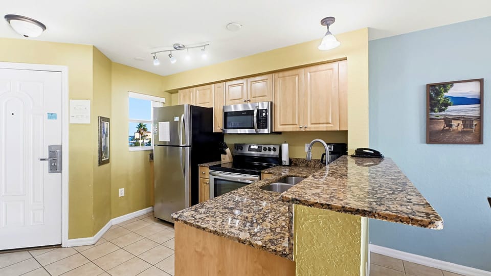 Surf Beach Room 405 Kitchen