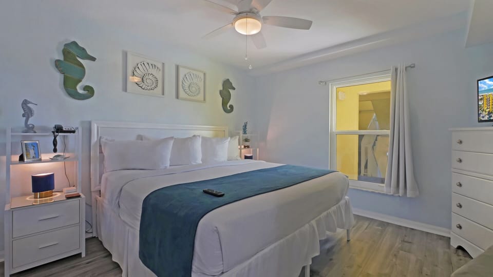 South Beach Room 207 Bedroom