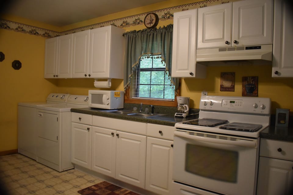 fully eq. kitchen