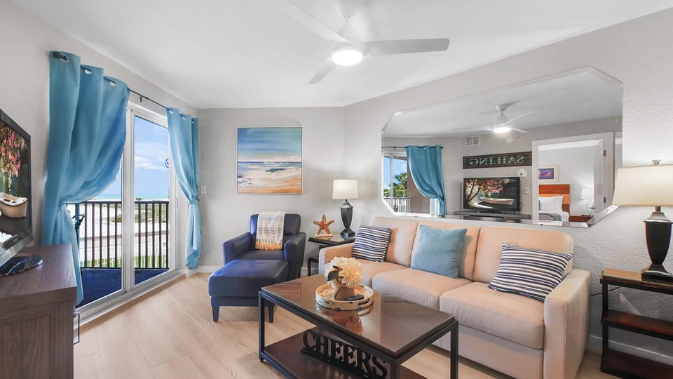 Surf Beach Room 204 Living Room