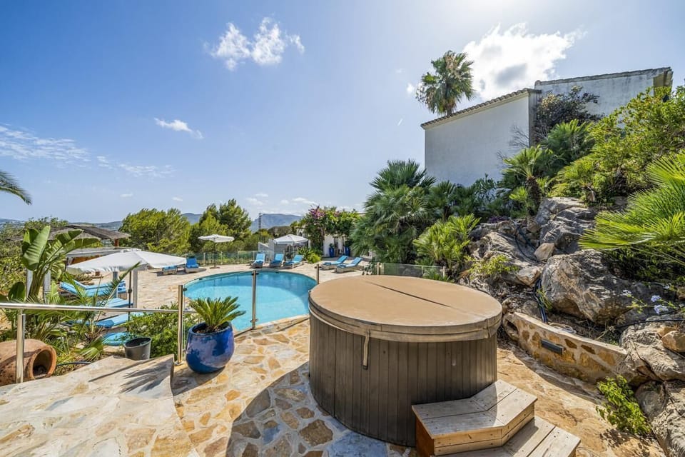 New heated pool, jacuzzi & terraces 2022 set in natural "Montgo" backdrop 