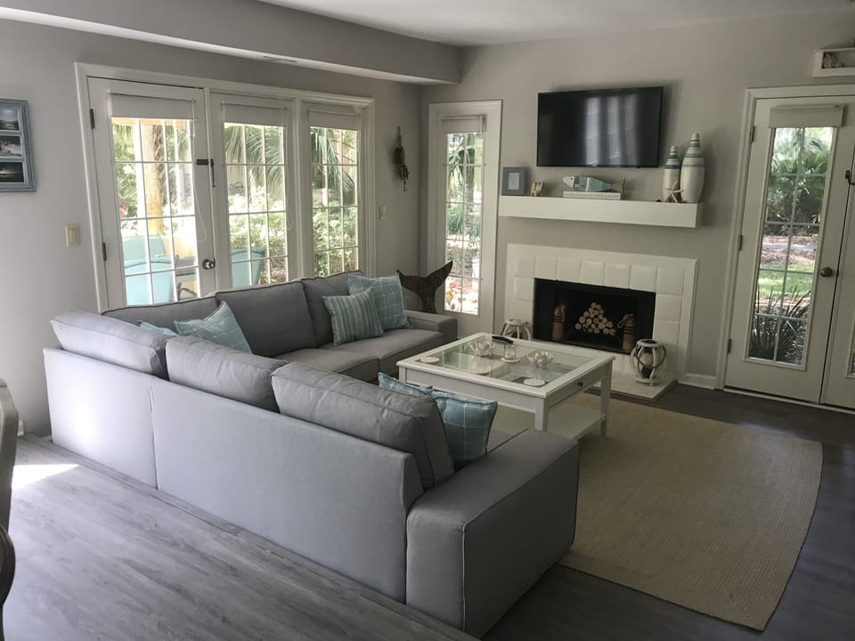 Lovely light and airy open plan villa
