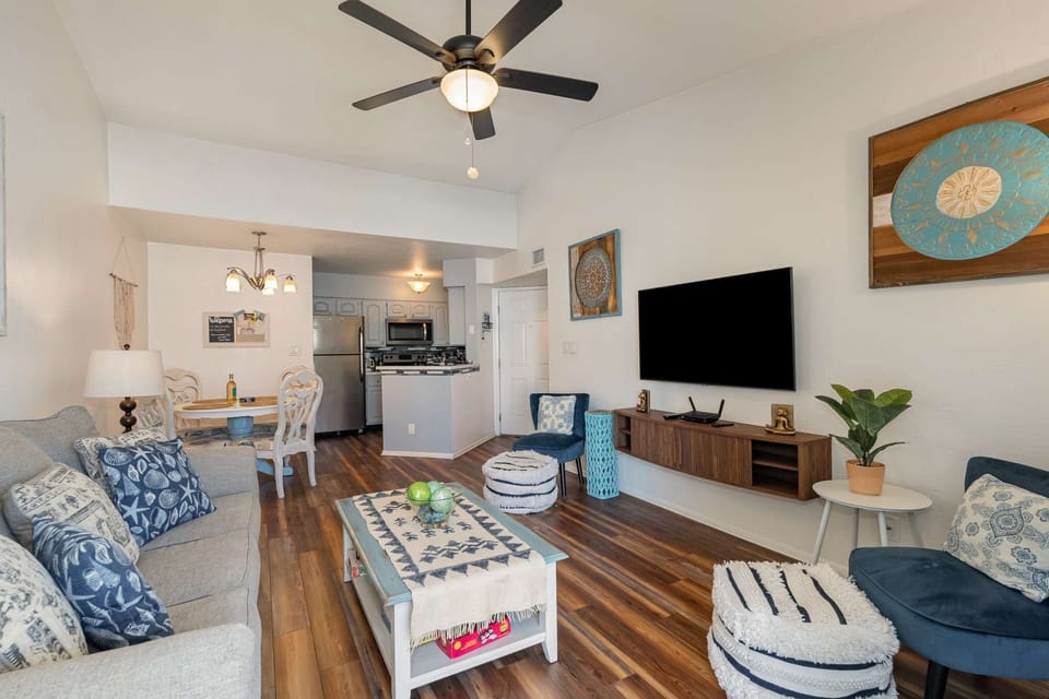 Relax in the open-concept living/dining room area
