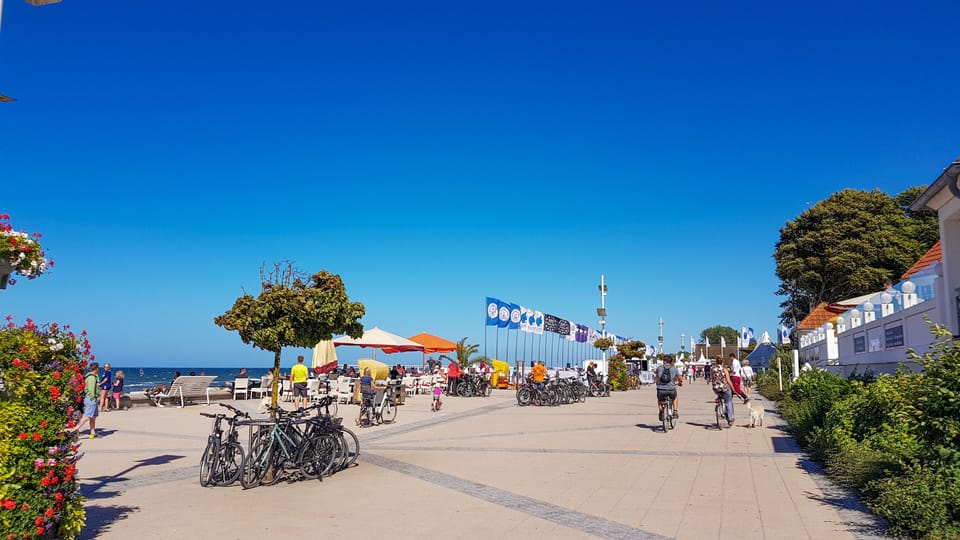 Sunny apartment, close to the beach <100m, with south-facing balcony, elevator, underground parking and WiFi Apartment in Kühlungsborn