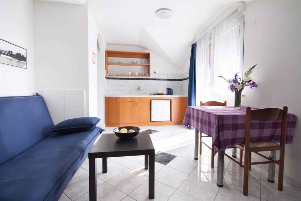 living/bedroom