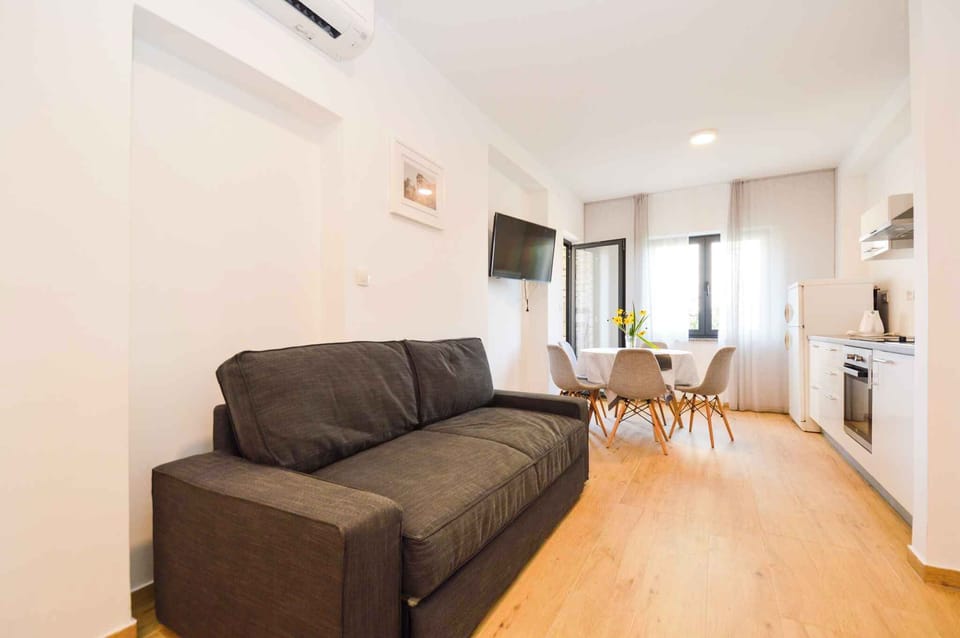 living/bedroom
