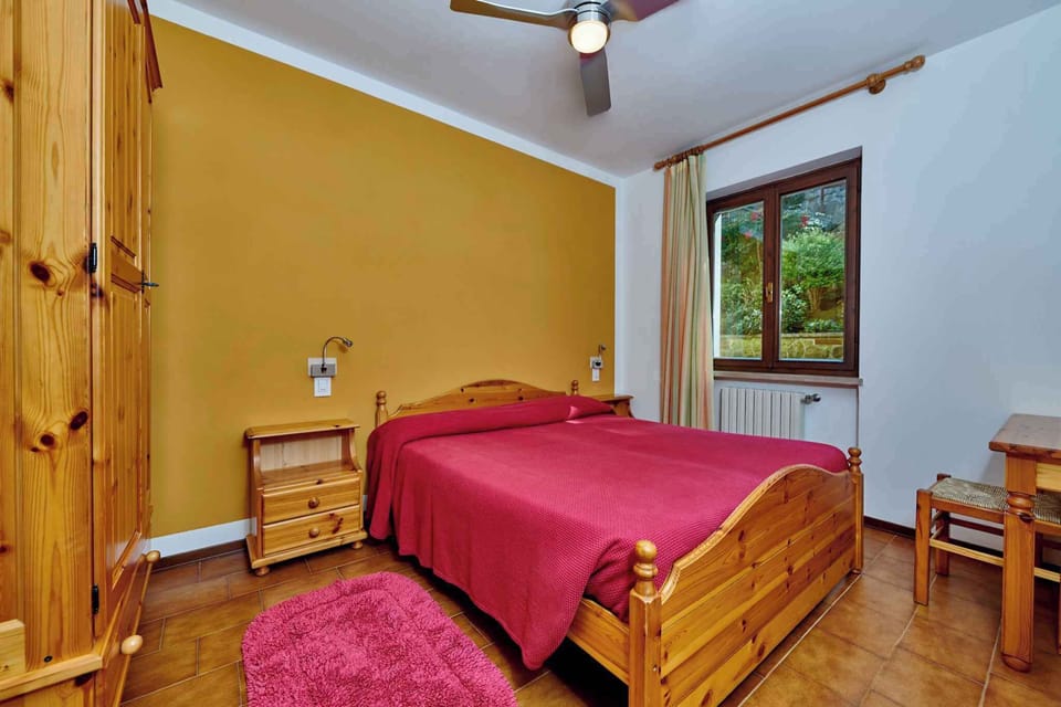 bedroom (example)