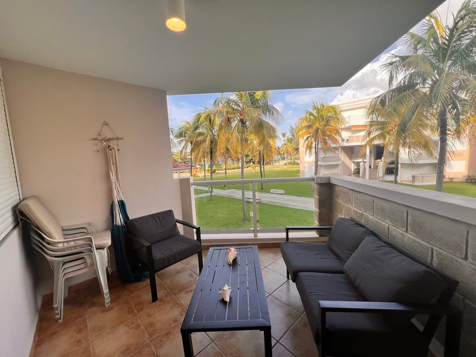 Balcony: Left, Beach View