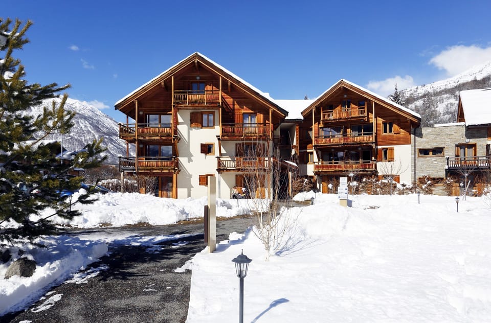 Enjoy the location of this property in Serre Chevalier Chantemerle.