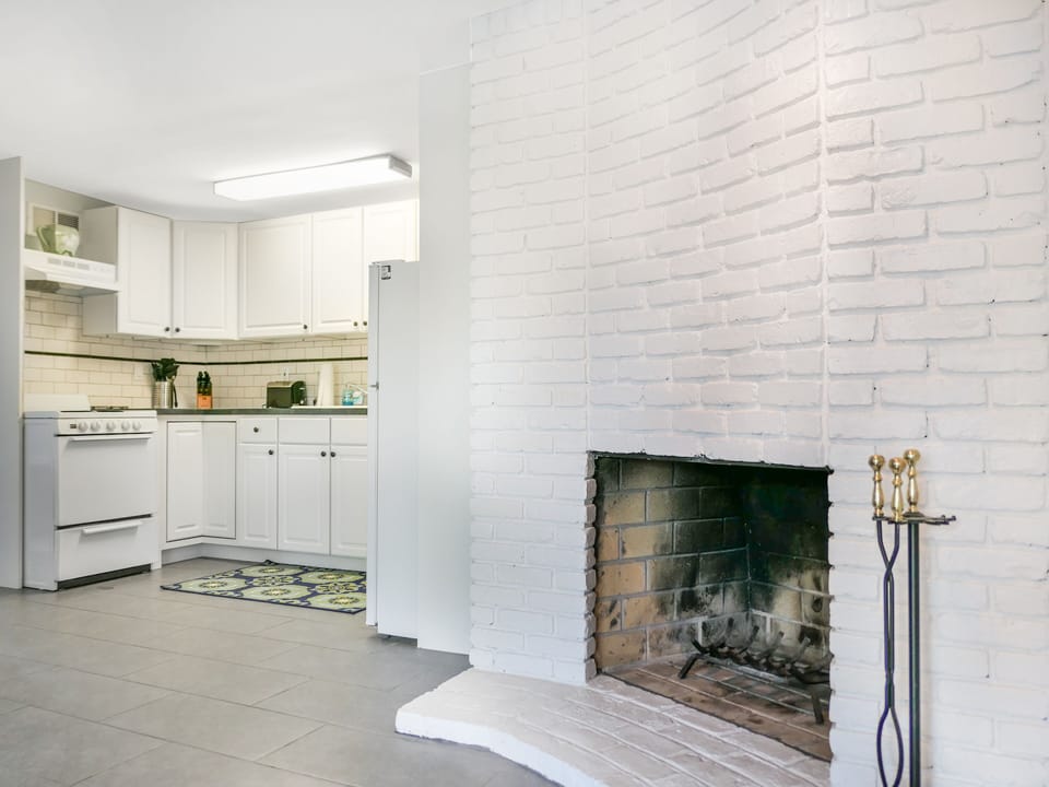 1st floor fireplace 