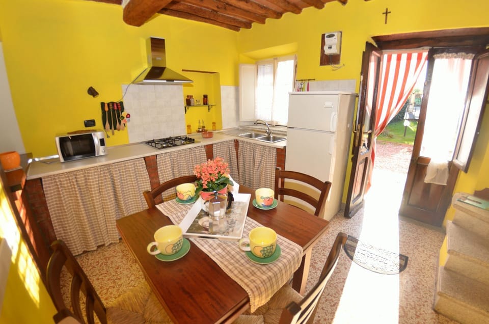 Dining Room, Kitchen