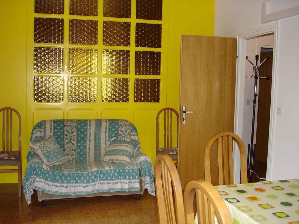 living/bedroom