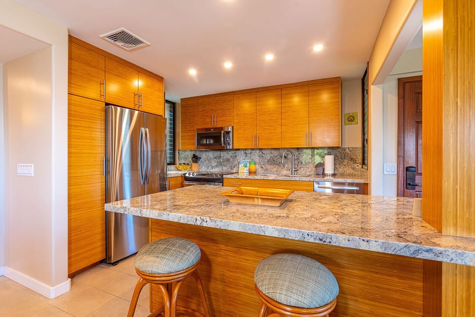 Feel at home in this gorgeous gourmet kitchen