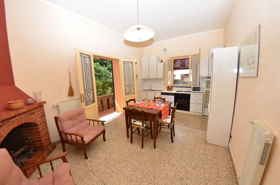 Dining Room, Kitchen