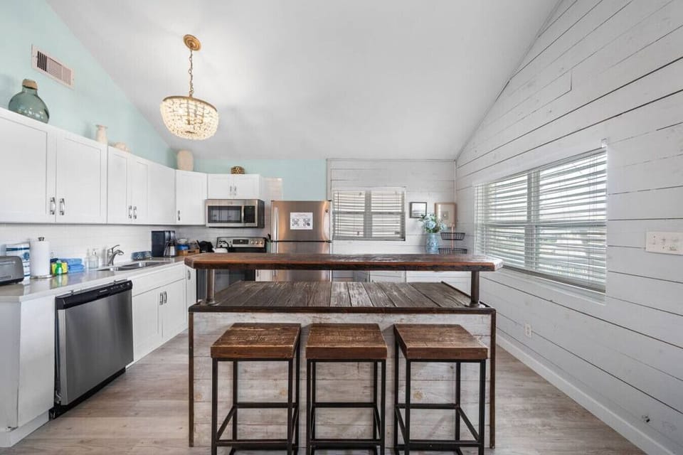 From casual meals to culinary masterpieces, our kitchen is your canvas