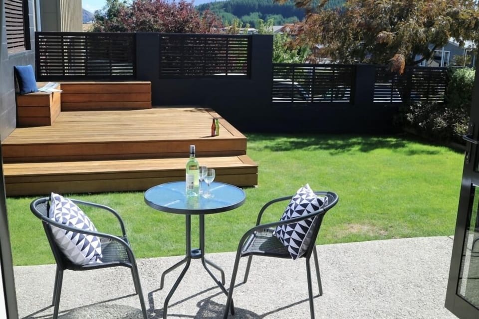 Perfect for alfresco dining. Enjoy the Wanaka weather!