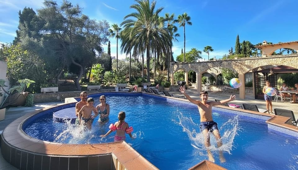 CASTELL BOHIO PISCINA FAMILIAS