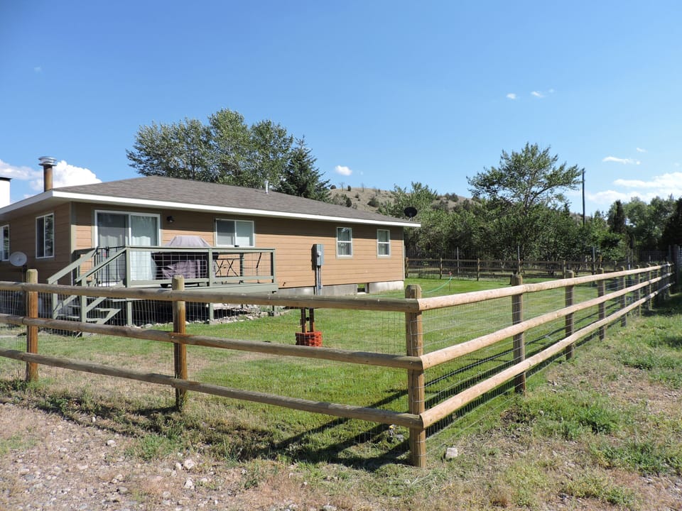 Fenced in Backyard.  Perfect for dogs!