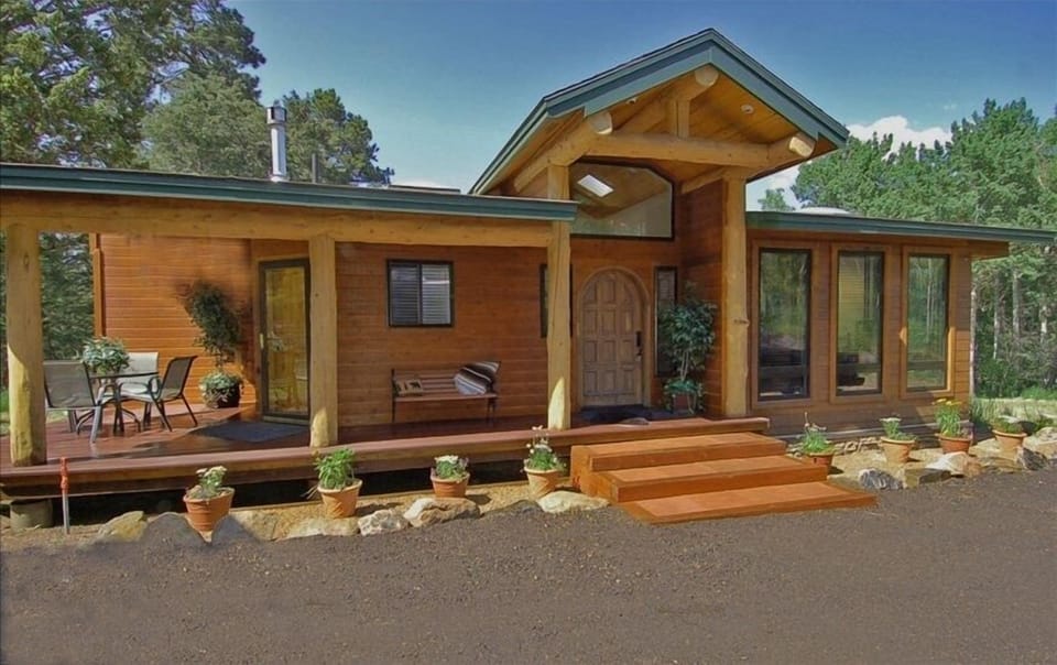 The front entrance to the magnificent 2 story home. 3500 sq ft of luxury!