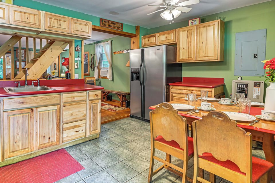 Kitchen & Dining Area | Dishware/Flatware | CrockPot