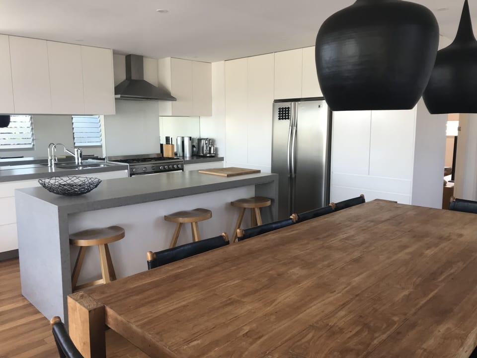 Kitchen & Dining 