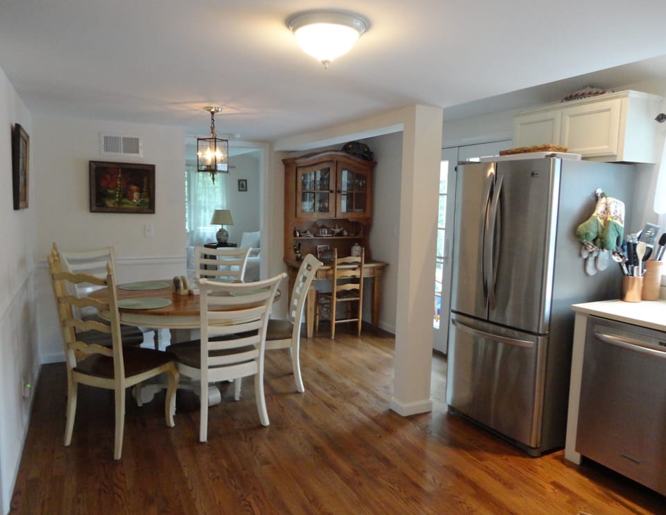 Eat-in dining area