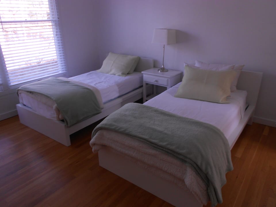convertible twin/king bedroom