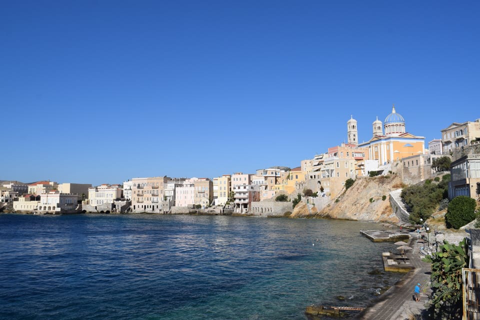 The town of Hermopoulis
