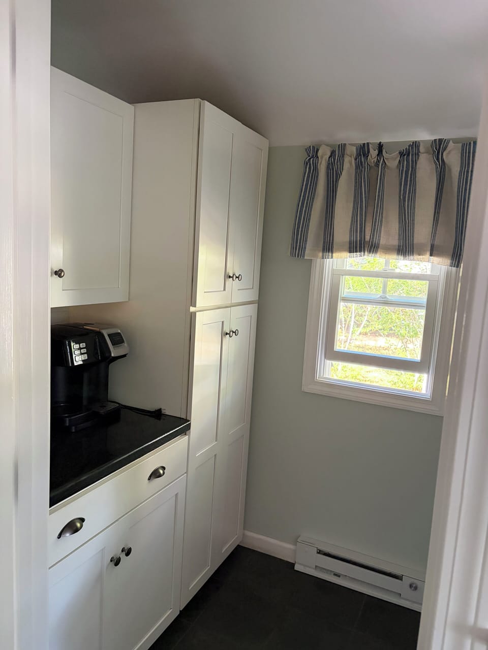 kitchen entrance/coffee counter