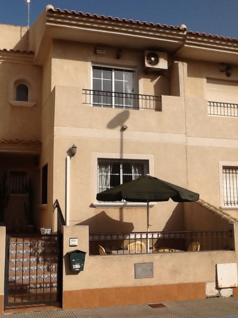 3 Bedroom Town House - A Wonderful place to Live !