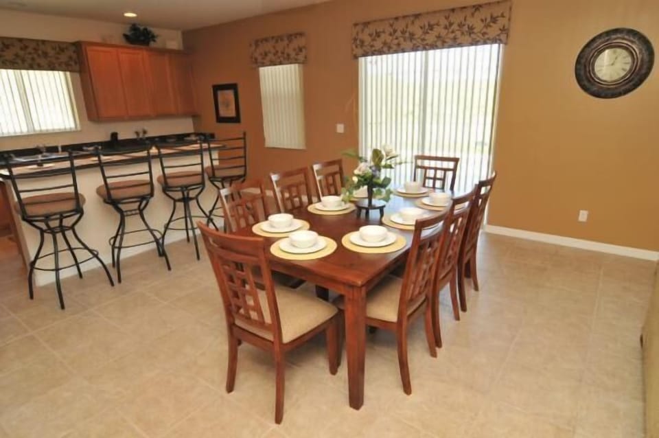 Kitchen/dining