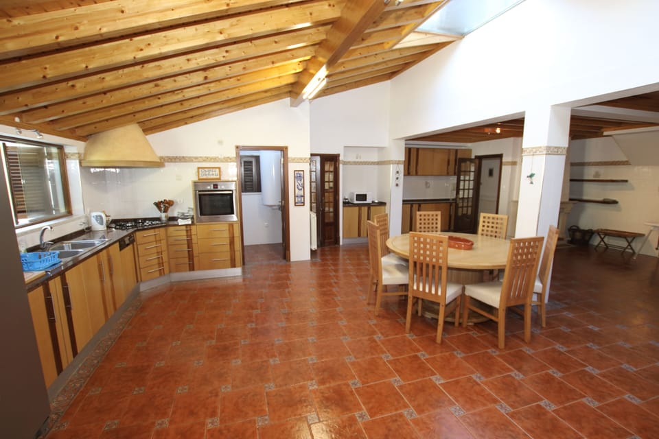 kitchen, 2nd view