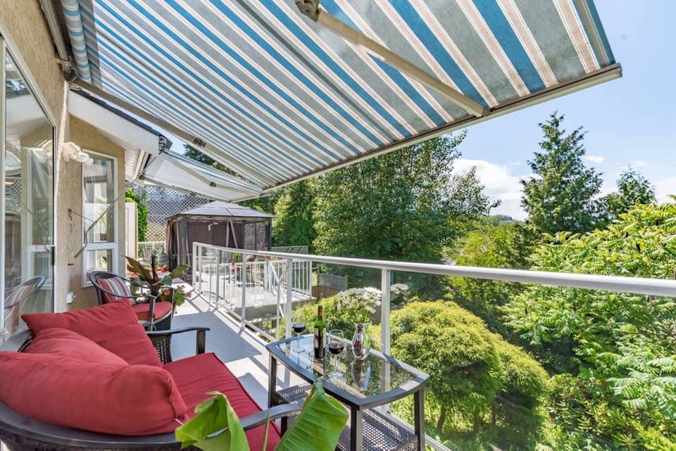 Patio with chairs