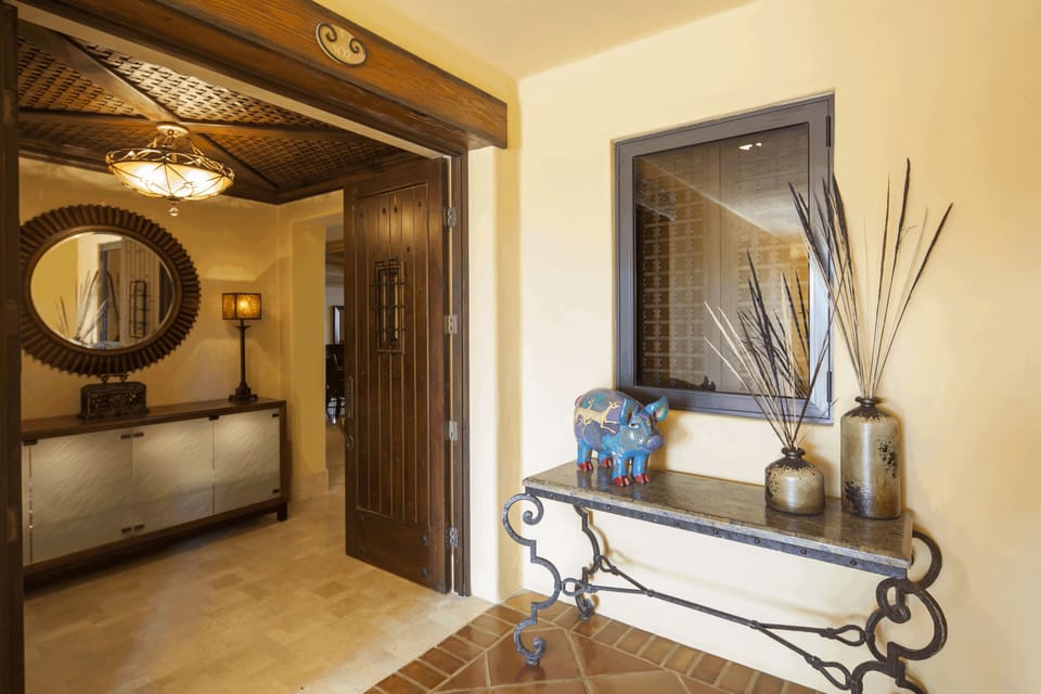 Grand Entrance & Foyer to 5-502