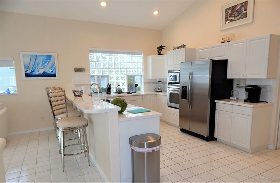 Upper Level: Kitchen
