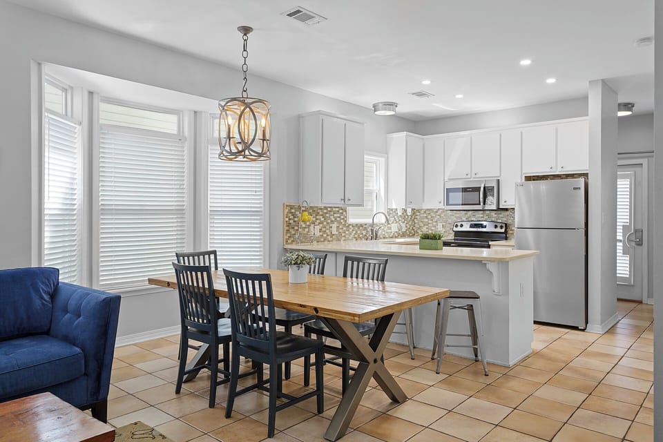Key Lime Cottage Dining Room