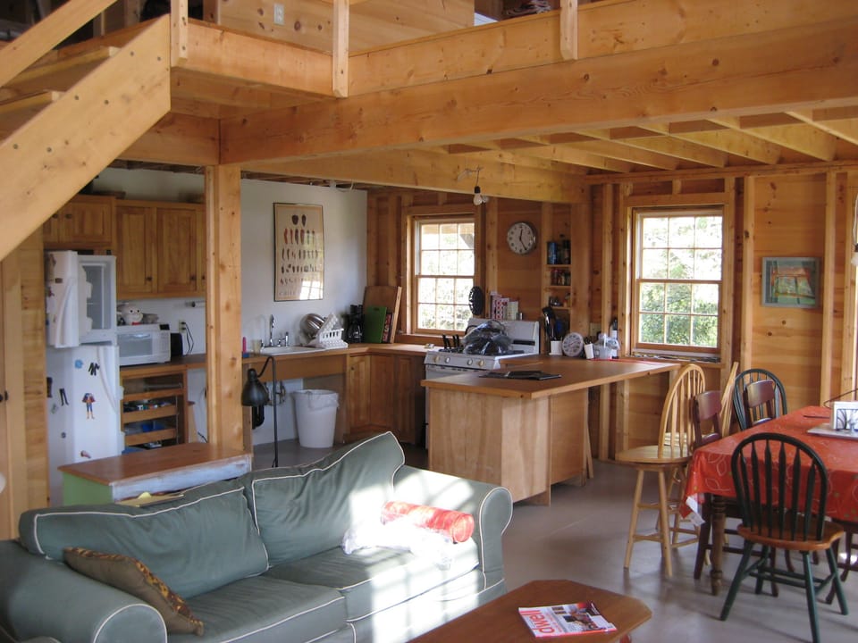 Kitchen/Dining Area