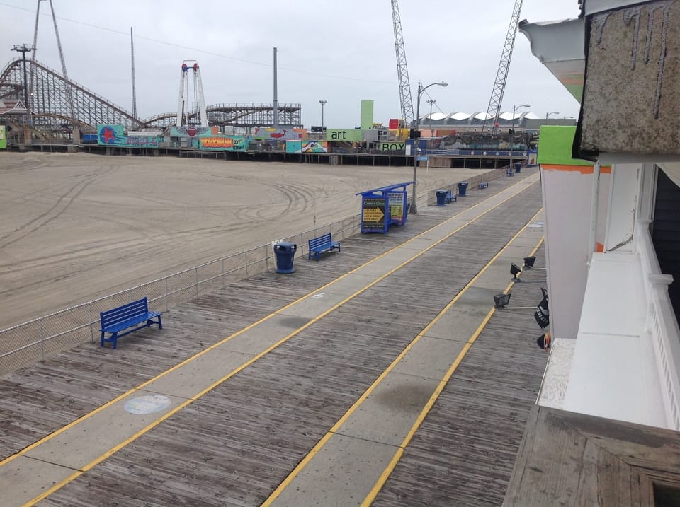 Second amusement pier a very short walk