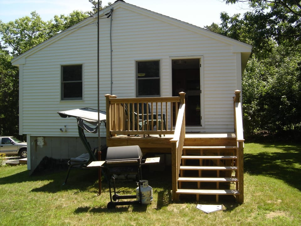 BBQ, Range, Oven, Microwave, all new kitchen makes it easy to save $, stay here.
