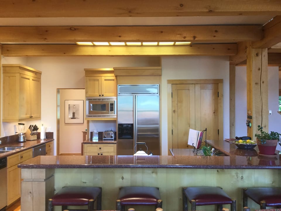 fully equipped kitchen