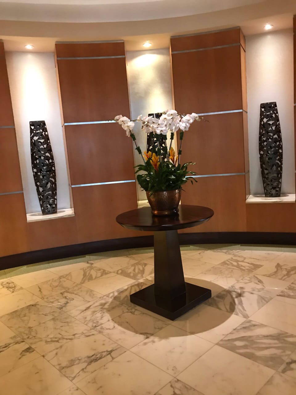 Welcome with fresh flowers 